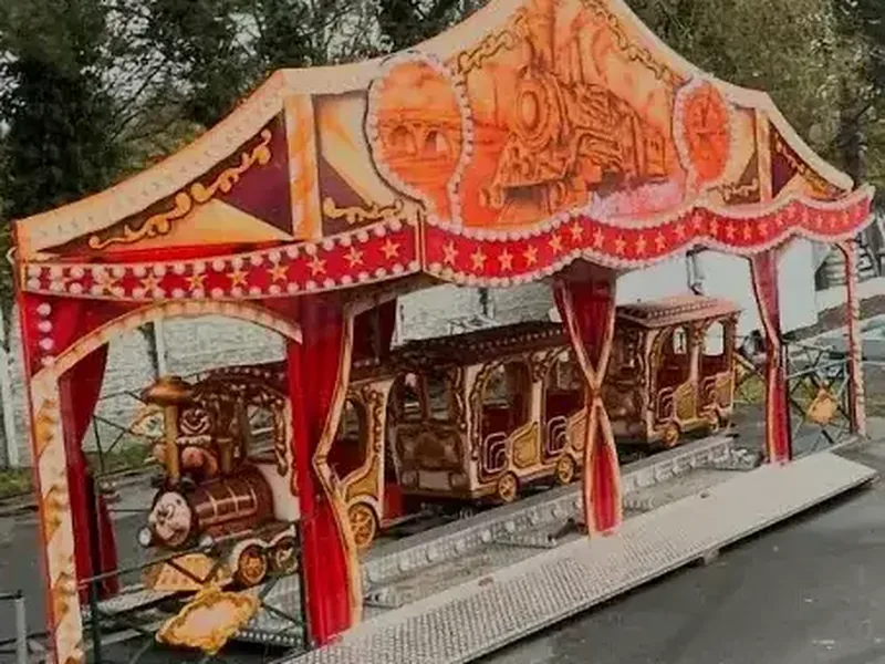 Manège de Noël installé sur site — prestation Caron et fils
